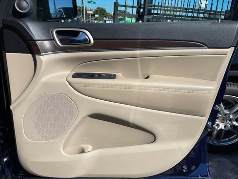 Used 2016 Jeep Grand Cherokee Limited image 35
