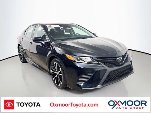 Certified 2019 Toyota Camry SE image 1