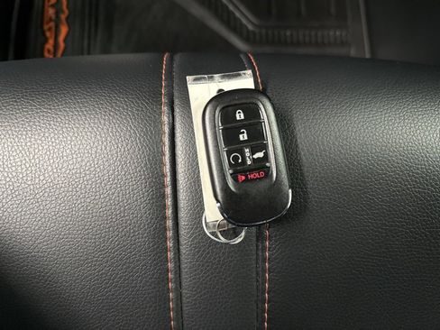 Used 2024 Honda Pilot TrailSport image 41