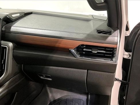 Used 2025 GMC Yukon Denali w/ Sun & Power Step Package image 27