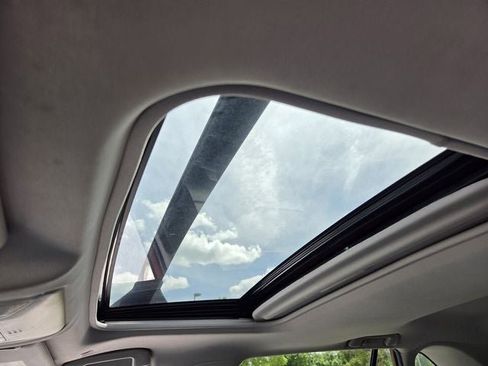 Used 2023 Toyota RAV4 Limited FWD image 12