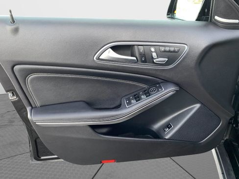 Used 2020 Mercedes-Benz GLA 250 4MATIC image 11