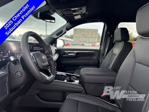 New 2025 Chevrolet Suburban Premier image 9