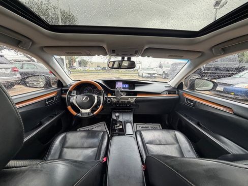 Used 2013 Lexus ES 300h w/ Luxury Pkg image 24