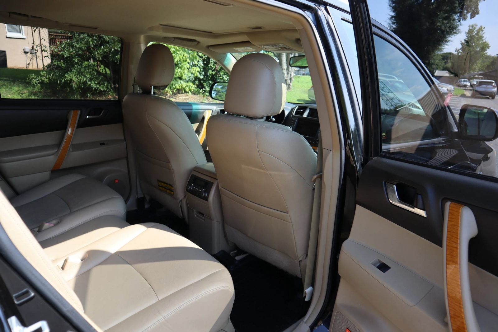 Used 2010 Toyota Highlander Limited AWD/4WD image 20