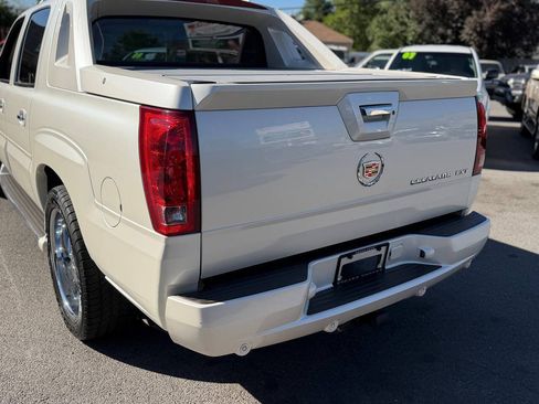 Used 2005 Cadillac Escalade EXT AWD/4WD image 99