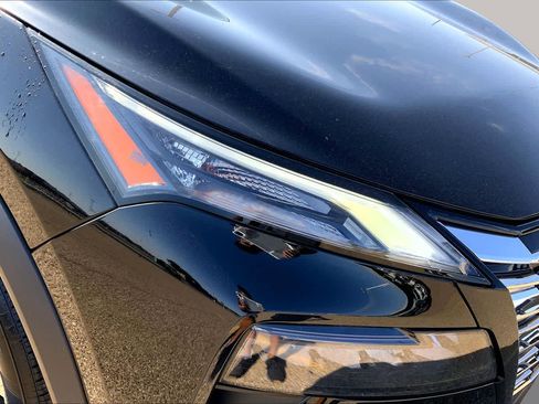 Used 2025 Nissan Rogue SV FWD image 28