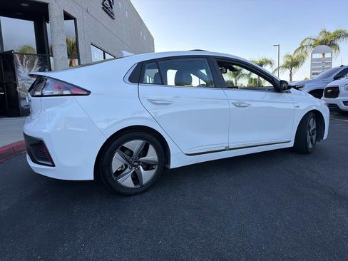 Used 2020 Hyundai Ioniq Limited FWD image 4