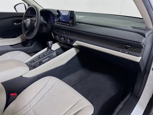 Used 2025 Honda Accord LX image 25