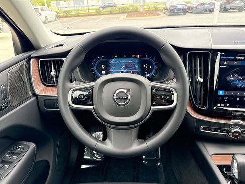 Used 2024 Volvo XC60 B5 Plus w/ Protection Package Premier AWD/4WD image 16