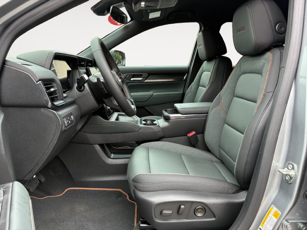New 2027 GMC Terrain AT4 w/ Convenience Package III AWD/4WD image 9