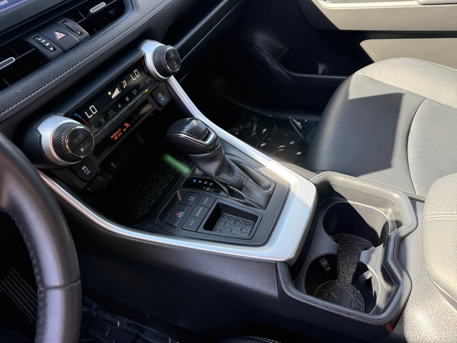 Used 2021 Toyota RAV4 XLE Premium FWD image 13