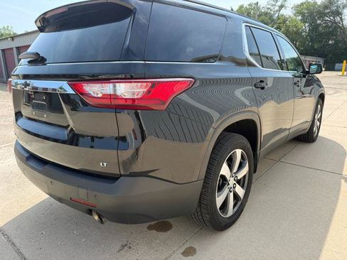 Used 2020 Chevrolet Traverse LT w/ LT Premium Package AWD/4WD image 8