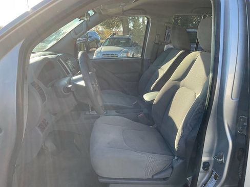 Used 2017 Nissan Frontier SV image 13