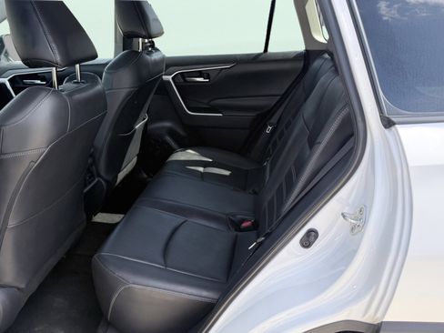 Used 2019 Toyota RAV4 XLE Premium FWD image 30