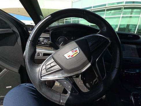 Used 2021 Cadillac XT5 Premium Luxury image 12