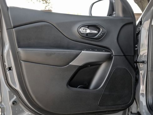 Used 2021 Jeep Cherokee Limited w/ Mopar Interior Package image 54