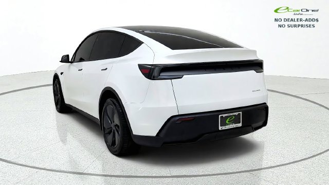 Used 2026 Tesla Model Y AWD image 6