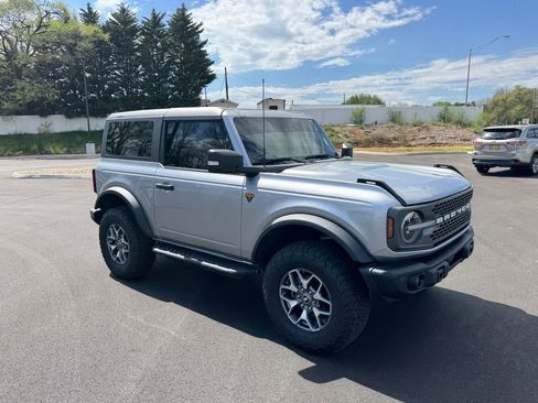 Used 2023 Ford Bronco Badlands image 2