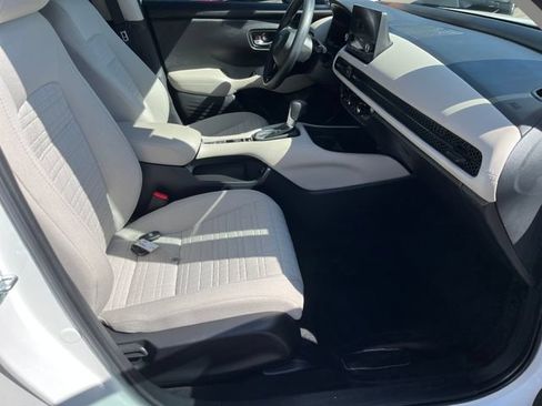 Certified 2025 Honda HR-V LX image 15