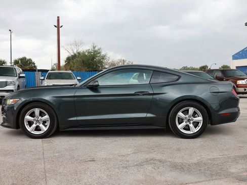 Used 2015 Ford Mustang Coupe image 3