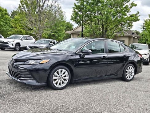 Used 2019 Toyota Camry LE FWD image 1