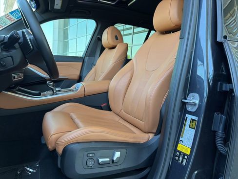 Used 2022 BMW X5 xDrive40i w/ M Sport Package AWD/4WD image 10
