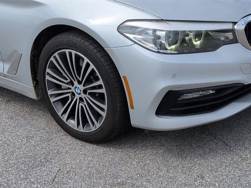 Used 2018 BMW 530i RWD image 9