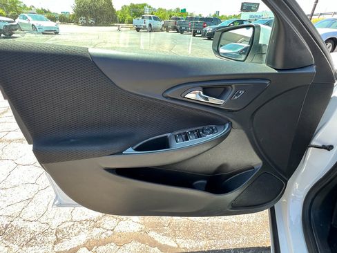 Used 2024 Chevrolet Malibu LT image 18