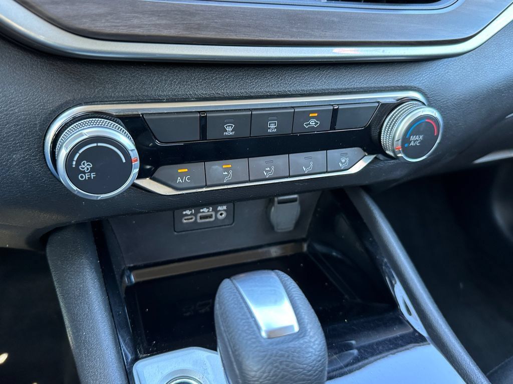 Used 2024 Nissan Altima 2.5 SV FWD image 30