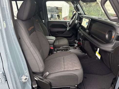 New 2026 Jeep Gladiator Mojave image 9