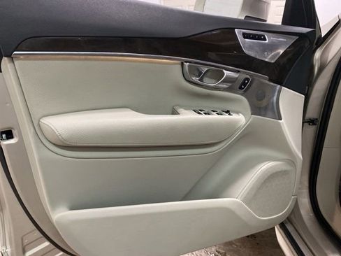 Used 2018 Volvo XC90 T6 Momentum w/ Convenience Package AWD/4WD image 28