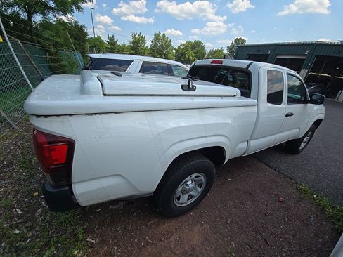 Used 2020 Toyota Tacoma SR RWD image 6