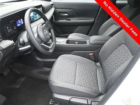 New 2025 Nissan Kicks SV image 9