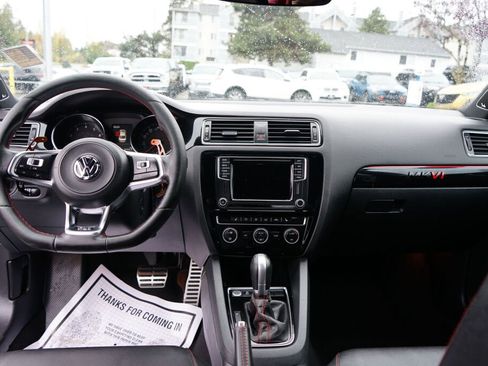 Used 2017 Volkswagen Jetta GLI image 13