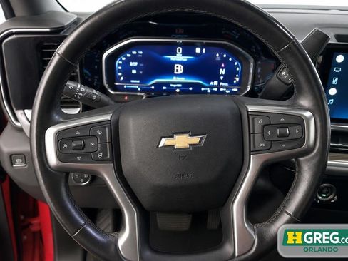 Used 2022 Chevrolet Silverado 1500 LT AWD/4WD image 11
