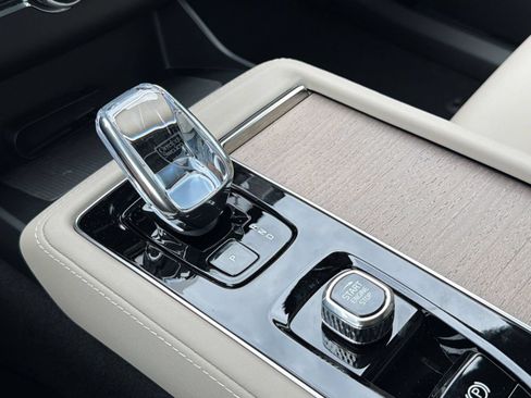 New 2026 Volvo XC90 B5 Core AWD/4WD image 14