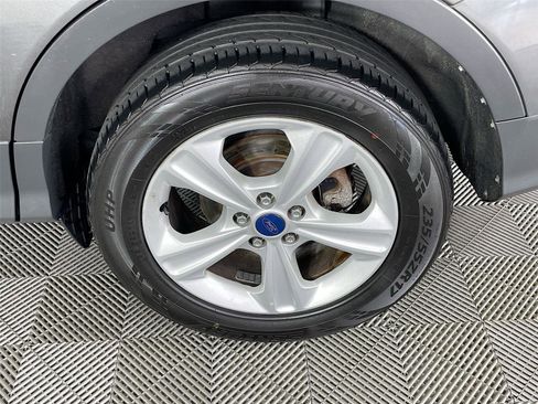 Used 2015 Ford Escape SE image 30