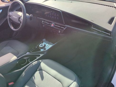 New 2026 Kia Niro Wind FWD image 28