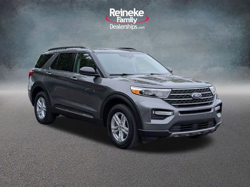 Used 2023 Ford Explorer XLT w/ Equipment Group 202A AWD/4WD image 3