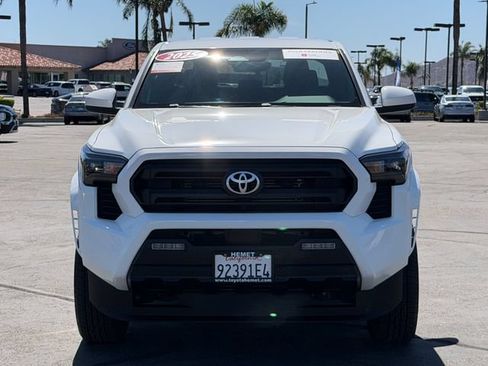 Used 2025 Toyota Tacoma SR5 AWD/4WD image 2