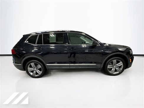 Used 2020 Volkswagen Tiguan SEL w/ Tiguan Two-Row MDO Package image 4