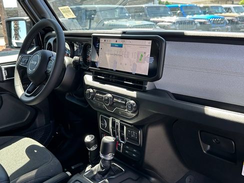 New 2026 Jeep Gladiator Sport AWD/4WD image 11