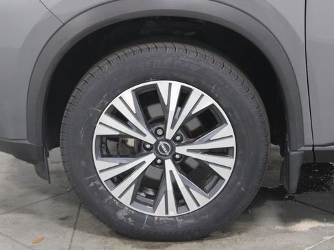 Used 2023 Nissan Rogue SV AWD/4WD image 17