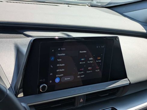 Used 2024 Toyota Prius LE FWD image 30