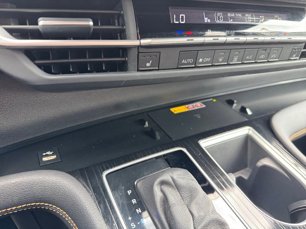 Certified 2025 Toyota Sienna XLE Woodland Edition AWD/4WD image 24