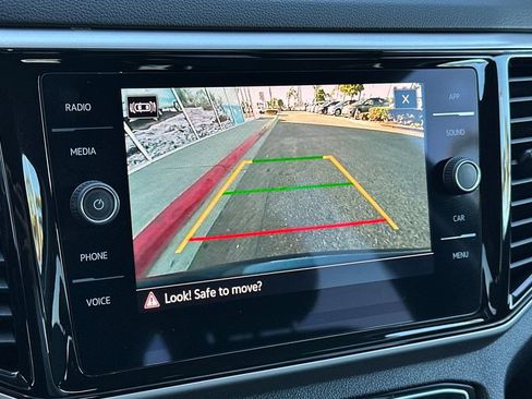 Used 2023 Volkswagen Atlas SE image 20