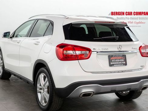 Used 2018 Mercedes-Benz GLA 250 4MATIC image 11