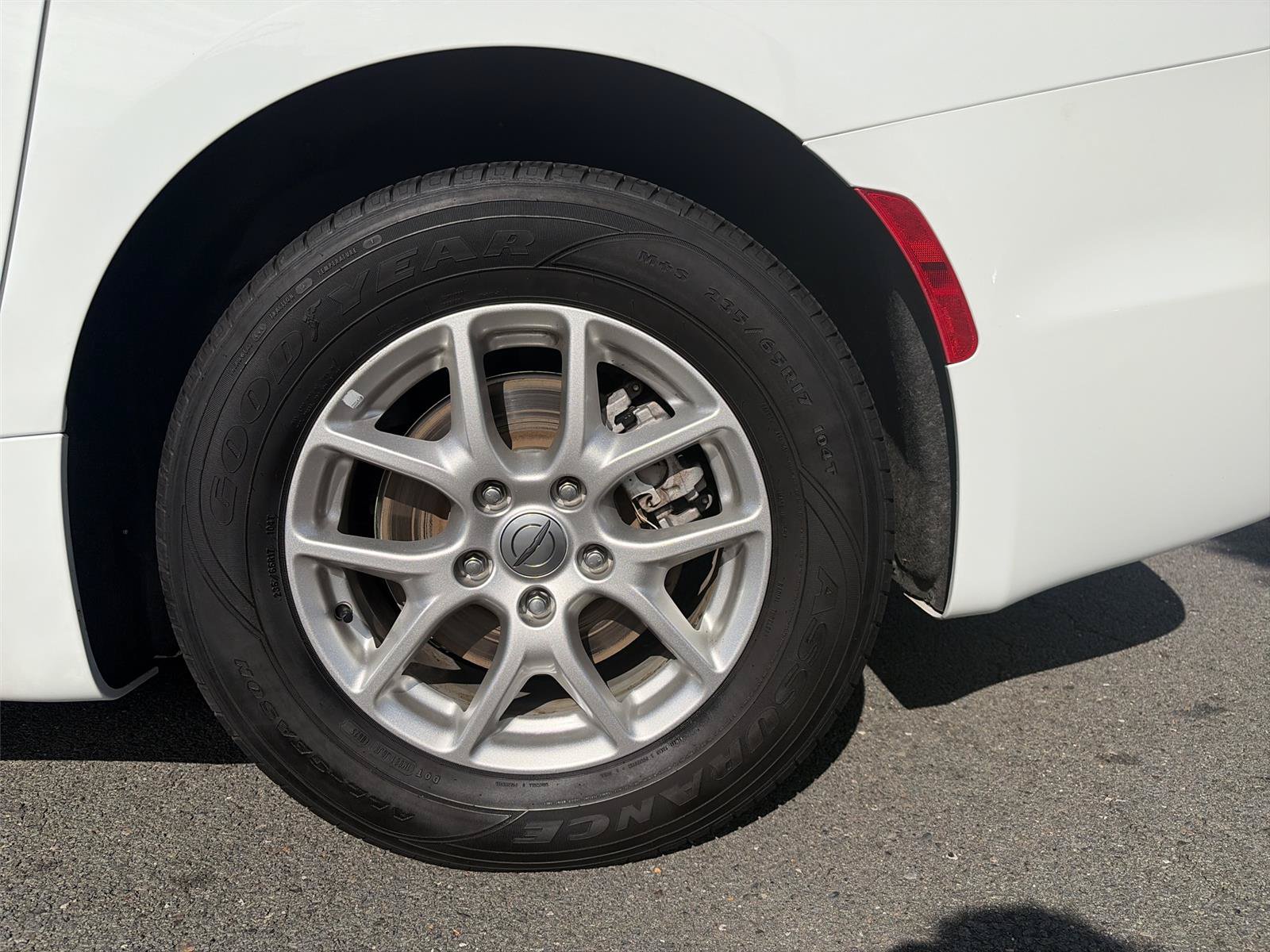 Used 2024 Chrysler Pacifica Touring-L FWD image 26