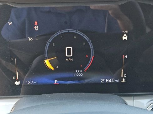 Used 2025 Chevrolet Trax LT image 19